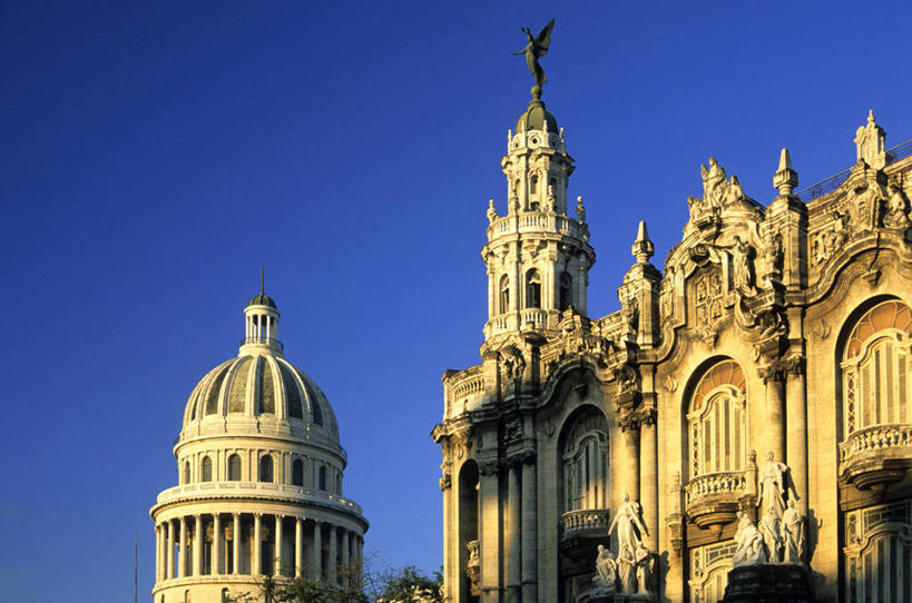 无人,横图,室外,白天,仰视,度假,美景,城市风光,城市,剧院,雕塑,古巴,阴影,艺术,装饰,光线,雕刻,雕像,影子,景观,首都,娱乐,蓝色,蓝天,天空,阳光,工艺品,天,享受,休闲,景色,放松,晴朗,纪念,美术,北美,北美洲,主题,美洲,陈列,哈瓦那,万里无云,功能,美学,北亚美利加洲,亚美利加洲,古巴共和国,晴空,晴空万里,彩图,低角度拍摄,剧场,哈瓦那市,夏湾拿