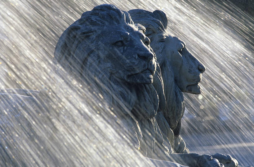 无人,横图,室外,特写,白天,正面,水,喷泉,哺乳动物,野生动物,狮子,雕塑,法国,欧洲,阴影,飞溅,辟邪,朦胧,模糊,艺术,装饰,溅,光线,雕刻,雕像,液体,影子,景观,水滴,文化,石雕,水珠,阳光,动物,工艺品,石狮,品味,祈祷,健康,许愿,纪念,祈求,美术,西欧,喷洒,法兰西,主题,水景,凶猛,陈列,艾克斯,法兰西共和国,功能,美学,美观,法兰西第五共和国,驱邪,祛邪,避邪,两尊,守护神,普罗旺斯.阿尔卑斯.蓝色海岸,普罗旺斯.阿尔卑斯.蓝色海岸大区,罗讷河口省,罗讷河口,残暴,平安,凶残,设计,彩图,普罗旺斯地区艾克斯