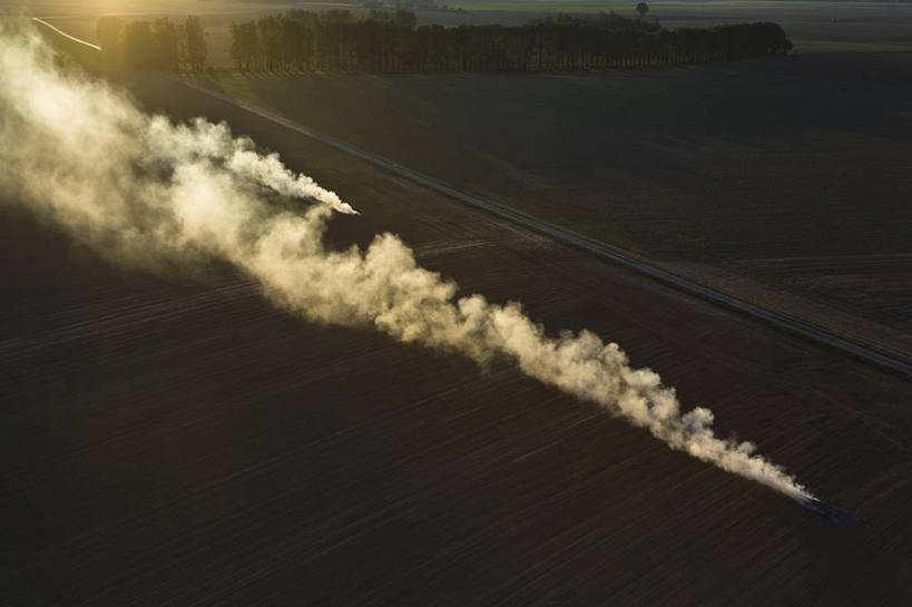 无人,横图,俯视,航拍,室外,白天,旅游,度假,草地,草坪,美景,日落,树林,植物,法国,欧洲,景观,晚霞,霞光,烟雾,落日,娱乐,草,树,树木,绿色,自然,黄昏,享受,休闲,景色,彩霞,放松,生长,成长,西欧,鸟瞰,法兰西,自然风光,法兰西共和国,法兰西第五共和国,夕照,薄暮,上诺曼底,上诺曼底大区,夕阳,彩图,高角度拍摄,傍晚,厄尔省,斜阳