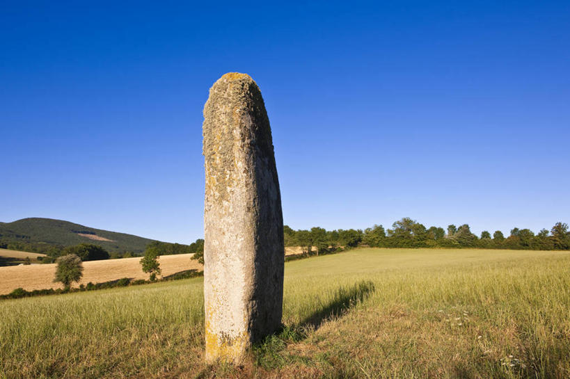 无人,农场,横图,室外,白天,正面,旅游,度假,畜牧业,牧场,草地,草坪,石头,美景,山,山脉,树林,植物,法国,欧洲,阴影,光线,石子,影子,景观,山峰,山峦,娱乐,草,树,树木,蓝色,绿色,蓝天,天空,阳光,自然,群山,天,享受,休闲,景色,放松,生长,晴朗,成长,西欧,法兰西,自然风光,畜牧,万里无云,法兰西共和国,牧业,法兰西第五共和国,南部.比利牛斯,南部.比利牛斯大区,塔恩河,石块,岩石,晴空,晴空万里,彩图