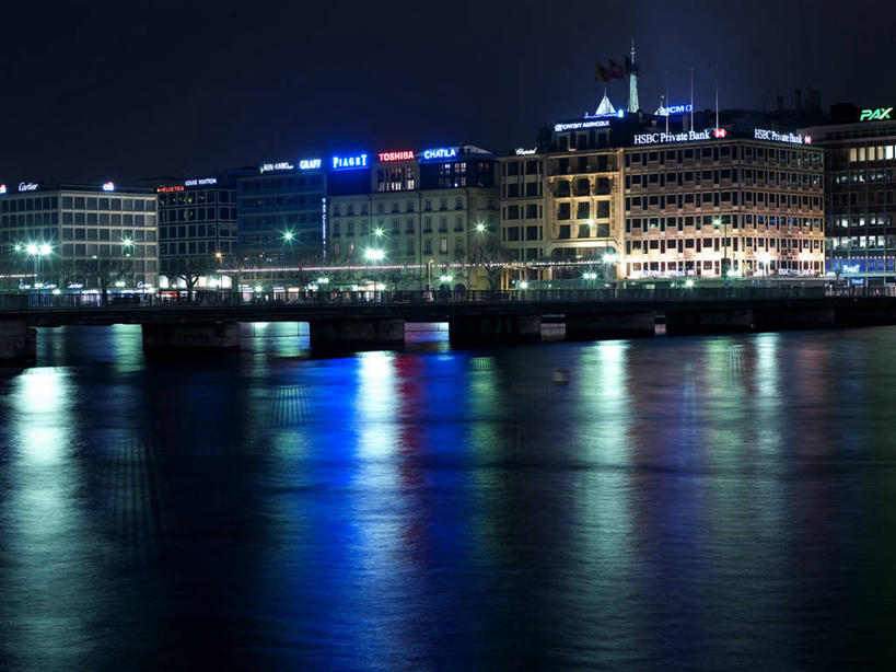 无人,家,横图,室外,夜晚,正面,度假,湖,湖泊,美景,水,城市风光,城市,路灯,照明,瑞士,欧洲,阴影,波纹,光线,影子,房屋,屋子,湖面,景观,水流,水面,灯光,涟漪,娱乐,楼房,住宅,灯,水纹,波浪,湖水,享受,休闲,景色,放松,照亮,照明设备,中欧,首府,水晕,瑞士联邦,日内瓦,彩图,房子,日内瓦州