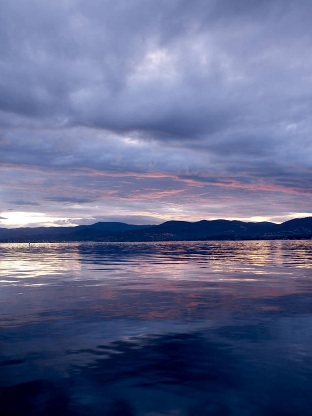 无人,竖图,室外,白天,正面,旅游,度假,海浪,海洋,美景,沙滩,法国,欧洲,沙子,海岸,景观,浪花,乌云,云,阴天,云朵,沙地,云彩,娱乐,天空,自然,海水,天,享受,休闲,景色,放松,昏暗,阴沉,西欧,法兰西,自然风光,海景,瓦尔省,法兰西共和国,法兰西第五共和国,普罗旺斯.阿尔卑斯.蓝色海岸,普罗旺斯.阿尔卑斯.蓝色海岸大区,瓦尔,圣特罗佩,大海,风浪,海,海水的波动,海滩,近岸浪,涌浪,彩图