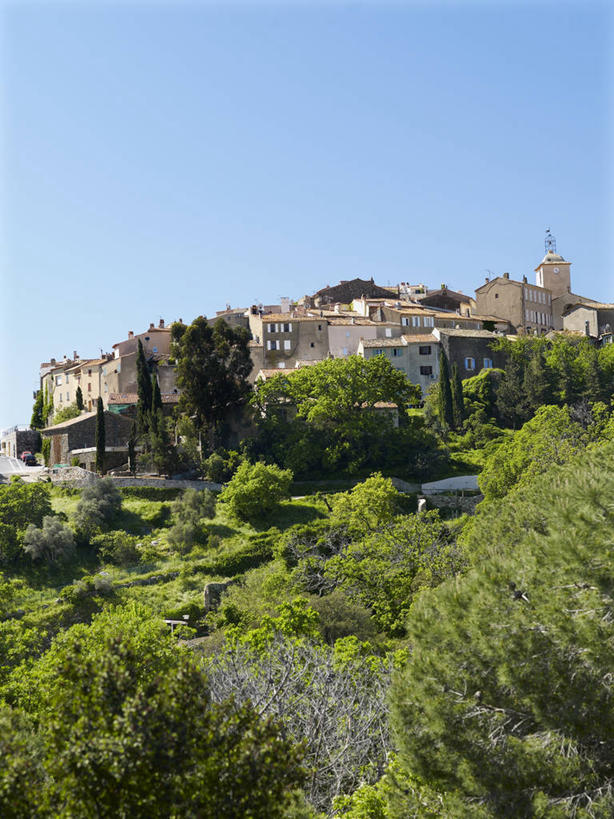 无人,家,竖图,室外,白天,正面,旅游,度假,美景,山,山脉,树林,植物,法国,欧洲,阴影,光线,影子,房屋,屋子,景观,山峰,山峦,娱乐,楼房,住宅,树,树木,蓝色,绿色,蓝天,天空,阳光,自然,群山,天,享受,休闲,景色,放松,生长,晴朗,成长,西欧,法兰西,自然风光,瓦尔省,万里无云,法兰西共和国,法兰西第五共和国,普罗旺斯.阿尔卑斯.蓝色海岸,普罗旺斯.阿尔卑斯.蓝色海岸大区,瓦尔,圣特罗佩,晴空,晴空万里,彩图,房子