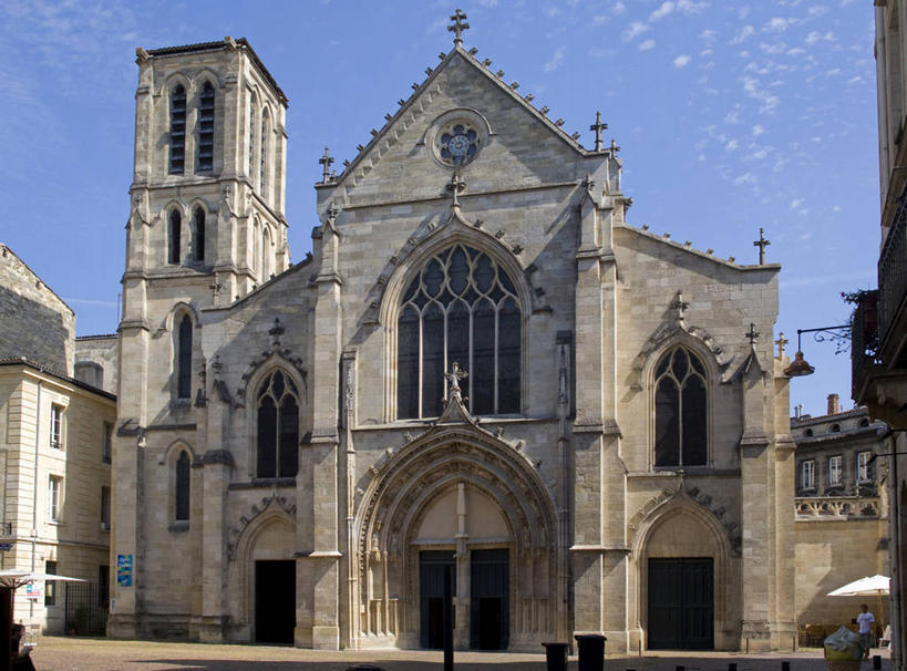 无人,教堂,横图,室外,白天,正面,旅游,度假,名胜古迹,窗户,标志建筑,道路,地标,建筑,路,公路,法国,欧洲,阴影,节日,遗迹,光线,影子,云,云朵,交通,云彩,古迹,文化,文物,娱乐,建设,古建筑,玻璃窗,蓝色,白云,蓝天,天空,阳光,天,祈祷,享受,休闲,健康,旅游胜地,放松,许愿,宗教,信仰,晴朗,纪念,祈求,西欧,法兰西,信念,古文明,法兰西共和国,首府,波尔多,阿基坦,法兰西第五共和国,亚魁当,波尔多市,吉伦特省,阿基坦大区,吉伦特,平安,晴空,马路,彩图,大教堂,礼拜堂