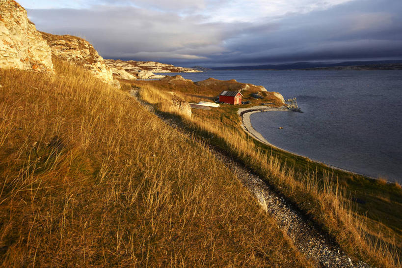 无人,横图,室外,白天,正面,旅游,度假,海浪,海洋,美景,沙滩,植物,挪威,欧洲,阴影,枯萎,光线,沙子,影子,海岸,景观,浪花,云,云朵,枯草,沙地,云彩,娱乐,草,黄色,蓝色,白云,蓝天,天空,阳光,自然,海水,天,享受,休闲,景色,放松,晴朗,斯堪的纳维亚,自然风光,北欧,斯堪的那维亚,斯堪的那维亚半岛,斯堪的纳维亚半岛,海景,拉普兰,挪威王国,诺尔兰,诺尔兰郡,大海,风浪,海,海水的波动,海滩,近岸浪,涌浪,晴空,彩图