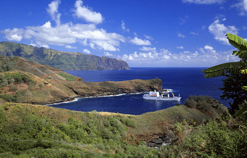 无人,横图,室外,白天,正面,旅游,度假,草地,草坪,海浪,海洋,美景,山,山脉,树林,植物,轮船,船,一艘,阴影,光线,影子,景观,浪花,山峰,水平线,云,云朵,辽阔,海平线,山峦,云彩,娱乐,草,树,树木,蓝色,绿色,白云,蓝天,天空,阳光,自然,海水,交通工具,群山,天,享受,休闲,广阔,景色,放松,生长,晴朗,成长,一望无际,自然风光,载具,大洋洲,海景,法属波利尼西亚,法属玻利尼西亚,马克萨斯群岛,无边无际,一马平川,大海,风浪,海,海水的波动,近岸浪,涌浪,晴空,彩图,水天相接,水天一线