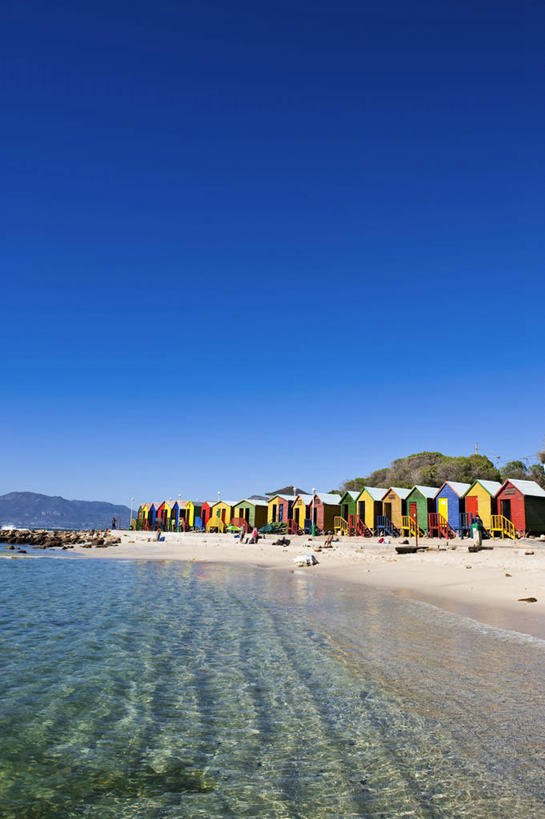 无人,家,竖图,室外,白天,正面,旅游,度假,海浪,海洋,美景,沙滩,非洲,南非,一排,许多,阴影,整齐,光线,沙子,影子,房屋,屋子,海岸,景观,浪花,沙地,首都,很多,娱乐,楼房,住宅,排列,蓝色,蓝天,天空,阳光,自然,海水,天,享受,休闲,景色,放松,晴朗,队列,自然风光,海景,万里无云,开普敦,省会,阿非利加洲,立法首都,南非共和国,西开普省,福尔斯湾,大海,风浪,海,海水的波动,海滩,近岸浪,涌浪,晴空,晴空万里,彩图,房子