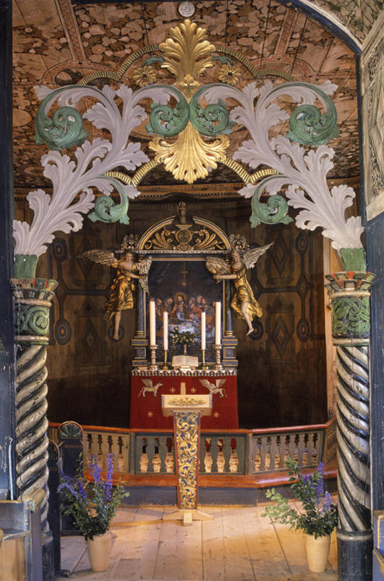 无人,教堂,竖图,室内,白天,正面,旅游,度假,名胜古迹,标志建筑,地标,建筑,雕塑,挪威,欧洲,阴影,节日,朦胧,模糊,遗迹,艺术,装饰,反射,雕刻,雕像,香炉,影子,古迹,文化,文物,娱乐,建设,古建筑,工艺品,祈祷,享受,休闲,健康,旅游胜地,放松,许愿,宗教,信仰,纪念,祈求,美术,祭奠,祭祀,斯堪的纳维亚,北欧,斯堪的那维亚,斯堪的那维亚半岛,斯堪的纳维亚半岛,主题,祭坛,陈列,信念,古文明,功能,美学,敬拜,挪威王国,奥普兰,奥普兰郡,平安,彩图,大教堂,礼拜堂