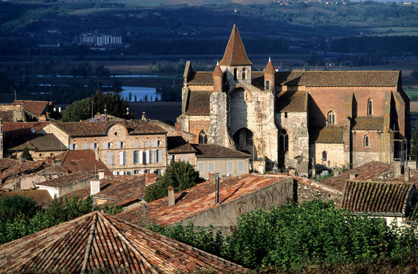 无人,家,教堂,横图,俯视,室外,白天,旅游,度假,草地,草坪,名胜古迹,植物,标志建筑,地标,建筑,法国,欧洲,阴影,节日,遗迹,时间,光线,时钟,影子,房屋,墙,屋顶,屋子,钟楼,褐色,计时,顶棚,古迹,文化,文物,娱乐,建设,古建筑,楼房,墙壁,墙面,住宅,草,树,树木,绿色,灰色,阳光,自然,钟表,祈祷,享受,休闲,健康,表,旅游胜地,放松,许愿,宗教,信仰,生长,成长,纪念,祈求,西欧,法兰西,信念,古文明,法兰西共和国,法兰西第五共和国,塔钟,南部.比利牛斯,南部.比利牛斯大区,塔恩.加龙省,平安,钟,彩图,高角度拍摄,房子,大教堂,礼拜堂,奥维拉,卡斯特尔萨拉桑区