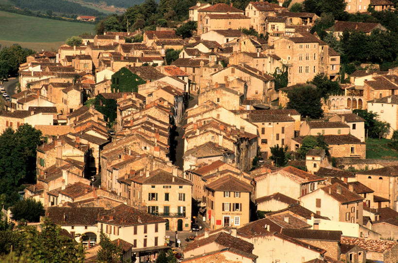 无人,家,横图,俯视,航拍,室外,白天,旅游,度假,美景,日落,植物,城市风光,城市,建筑,法国,欧洲,瓦片,房屋,屋顶,屋檐,屋子,景观,晚霞,霞光,落日,公寓,建筑群,顶棚,娱乐,建设,洋房,楼房,檐,住宅,树,树木,绿色,自然,黄昏,享受,休闲,景色,彩霞,放松,生长,成长,西欧,鸟瞰,法兰西,法兰西共和国,阿基坦,法兰西第五共和国,夕照,薄暮,亚魁当,阿基坦大区,夕阳,彩图,高角度拍摄,傍晚,房子,比利牛斯.大西洋省,斜阳