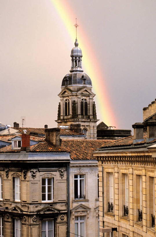 无人,家,教堂,竖图,室外,白天,正面,旅游,度假,彩虹,名胜古迹,标志建筑,地标,建筑,法国,巴黎,巴黎圣母院,欧洲,节日,遗迹,房屋,屋顶,屋子,乌云,云,阴天,云朵,首都,云彩,顶棚,古迹,文化,文物,娱乐,建设,古建筑,楼房,住宅,天空,天,祈祷,享受,休闲,健康,旅游胜地,放松,许愿,宗教,信仰,纪念,哥特式,祈求,昏暗,基督教,阴沉,西欧,法兰西,塞纳河,信念,古文明,哥特式建筑,法兰西共和国,巴黎圣母院大教堂,法兰西第五共和国,法兰西岛,法兰西岛大区,城岛,西岱岛,西堤岛,平安,虹,虹桥,七彩虹,天虹,彩图,房子,大教堂,礼拜堂,斯德岛,西泰岛,巴黎省,巴黎市