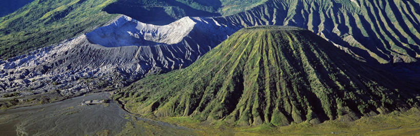 无人,横图,全景,俯视,航拍,室外,白天,旅游,度假,草地,草坪,火山,美景,山,山脉,天际线,植物,印度尼西亚,印尼,亚洲,阴影,光线,影子,景观,山峰,山峦,娱乐,草,树,树木,绿色,阳光,自然,群山,享受,休闲,景色,放松,东南亚,生长,成长,鸟瞰,自然风光,印度尼西亚共和国,爪哇,爪哇岛,东爪哇,东爪哇省,活火山,彩图,高角度拍摄