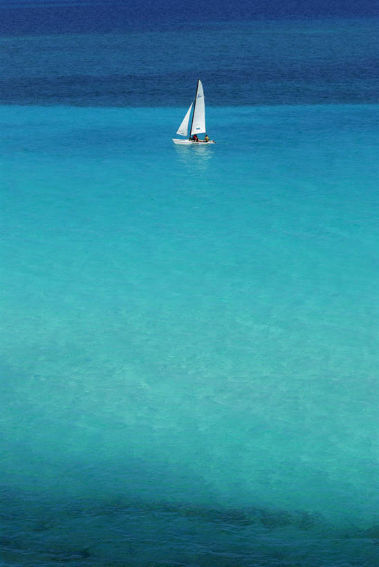 帆船,无人,竖图,俯视,室外,白天,旅游,度假,海浪,海洋,美景,船,古巴,一艘,阴影,波纹,飞溅,溅,光线,液体,影子,景观,浪花,水滴,首都,娱乐,水珠,蓝色,水纹,阳光,自然,海水,船尾波,交通工具,波浪,享受,休闲,景色,放松,北美,北美洲,喷洒,自然风光,载具,美洲,海景,哈瓦那,北亚美利加洲,亚美利加洲,古巴共和国,大海,风浪,海,海水的波动,近岸浪,涌浪,彩图,高角度拍摄,哈瓦那市,夏湾拿,瓦拉德罗