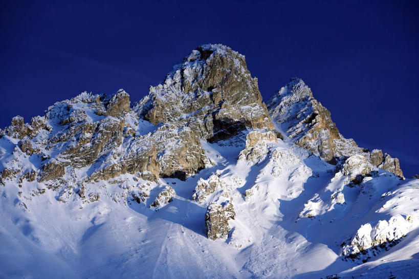 无人,横图,室外,白天,正面,旅游,度假,石头,美景,山,雪,雪山,大雪,法国,欧洲,阴影,光线,石子,影子,冰,积雪,景观,山顶,山峰,雪景,冬季,冬天,山峦,娱乐,蓝色,蓝天,天空,阳光,自然,天,享受,休闲,景色,放松,寒冷,晴朗,冰冷,西欧,法兰西,自然风光,万里无云,法兰西共和国,法兰西第五共和国,严寒,冰凉,酷寒,凛冽,凛凛,极冷,颠峰,极峰,萨瓦省,石块,岩石,晴空,晴空万里,彩图,罗讷.阿尔卑斯,罗讷.阿尔卑斯大区