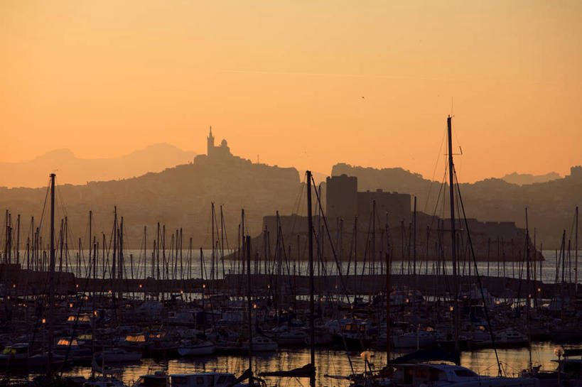 帆船,无人,家,横图,室外,白天,正面,旅游,度假,马赛,岛屿,海浪,海洋,名胜古迹,日落,标志建筑,地标,建筑,船,法国,欧洲,遗迹,堡垒,城堡,房屋,屋子,岛,浪花,晚霞,霞光,落日,公寓,背光,古迹,文物,娱乐,建设,古建筑,洋房,楼房,住宅,海水,黄昏,交通工具,享受,休闲,旅游胜地,彩霞,放松,西欧,要塞,法兰西,载具,逆光,海景,古文明,法兰西共和国,首府,法兰西第五共和国,夕照,薄暮,普罗旺斯.阿尔卑斯.蓝色海岸,普罗旺斯.阿尔卑斯.蓝色海岸大区,设防,罗讷河口省,罗讷河口,大海,风浪,海,海水的波动,近岸浪,列岛,群岛,涌浪,诸岛,夕阳,彩图,傍晚,房子,斜阳,伊夫堡,伊夫岛