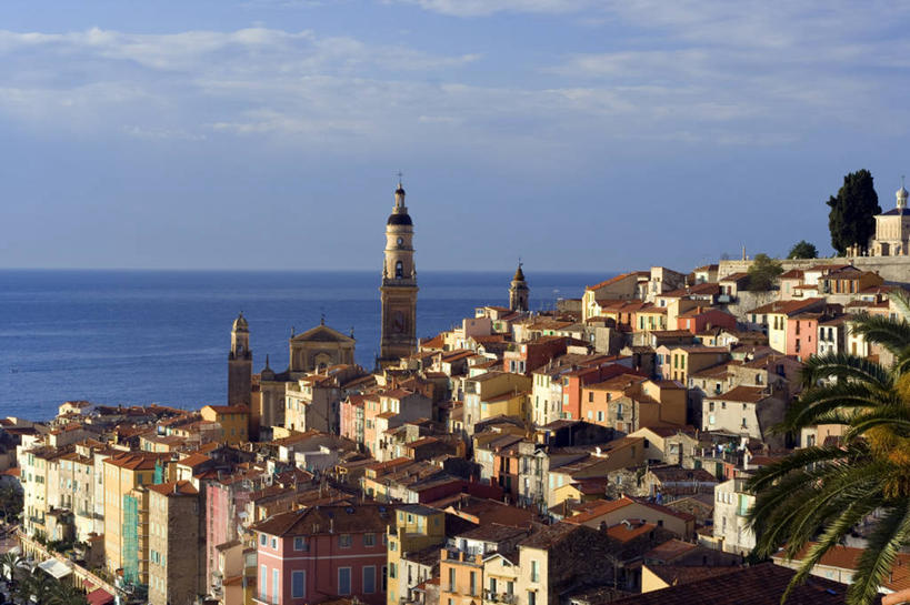 无人,家,横图,室外,白天,正面,度假,海浪,海洋,美景,植物,城市风光,城市,棕榈树,叶子,法国,欧洲,阴影,光线,影子,房屋,屋子,景观,浪花,水平线,云,云朵,公寓,辽阔,绿叶,海平线,云彩,娱乐,洋房,楼房,住宅,树,树木,蓝色,绿色,白云,蓝天,天空,阳光,自然,海水,天,享受,休闲,广阔,嫩叶,景色,放松,生长,晴朗,成长,一望无际,西欧,法兰西,海景,棕榈叶,滨海阿尔卑斯,法兰西共和国,法兰西第五共和国,无边无际,一马平川,普罗旺斯.阿尔卑斯.蓝色海岸,普罗旺斯.阿尔卑斯.蓝色海岸大区,滨海阿尔卑斯省,叶,叶片,大海,风浪,海,海水的波动,近岸浪,涌浪,晴空,棕树,棕榈,彩图,房子,芒通,水天相接,水天一线