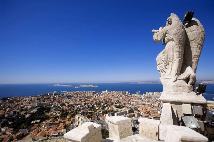 无人,家,横图,室外,白天,正面,旅游,度假,马赛,海浪,海洋,名胜古迹,树林,植物,标志建筑,地标,建筑,雕塑,法国,欧洲,阴影,遗迹,艺术,装饰,光线,雕刻,雕像,影子,房屋,屋子,浪花,水平线,公寓,辽阔,海平线,古迹,文物,娱乐,建设,古建筑,洋房,楼房,住宅,树,树木,蓝色,绿色,蓝天,天空,阳光,自然,海水,工艺品,天,享受,休闲,广阔,旅游胜地,放松,生长,晴朗,成长,纪念,一望无际,美术,西欧,普罗旺斯,法兰西,主题,陈列,海景,古文明,万里无云,法兰西共和国,首府,功能,美学,法兰西第五共和国,普罗旺斯省,无边无际,一马平川,普罗旺斯.阿尔卑斯.蓝色海岸,普罗旺斯.阿尔卑斯.蓝色海岸大区,大海,风浪,海,海水的波动,近岸浪,涌浪,晴空,晴空万里,彩图,房子,圣母加德大教堂,水天相接,水天一线