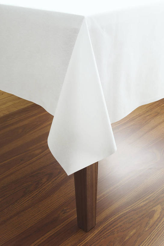 无人,竖图,室内,特写,白天,正面,地板,桌面,桌子,木制,布料,地面,布纹,木地板,桌布,餐巾,木制品,台布,彩图