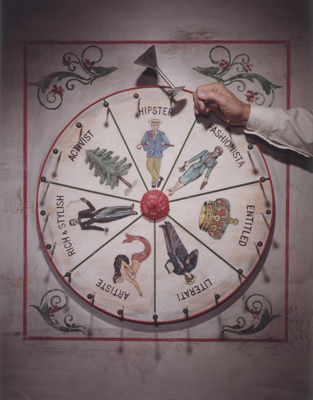 西方人,手,一个人,站,竖图,俯视,室内,白天,衬衫,游戏,植物,皇冠,帽子,叶子,欧洲,欧洲人,仅一个男性,仅一个人,仅一个中年男性,朦胧,模糊,英文,标志,草帽,工具,文字,字符,字母,墙,绿叶,玩,娱乐,标识,墙壁,墙面,树,树木,绿色,自然,转盘,站着,休闲,手部,器械,嫩叶,转动,生长,成长,拐杖,活动,英文字母,单手,权威,发泄,高贵,消遣,智力,医疗器械,宣泄,权力,统治,辅助设备,前臂拐,男人,男性,中年男性,白种人,叶,叶片,王冠,玩耍,嬉戏,站立,半身,彩图,高角度拍摄,衬衣