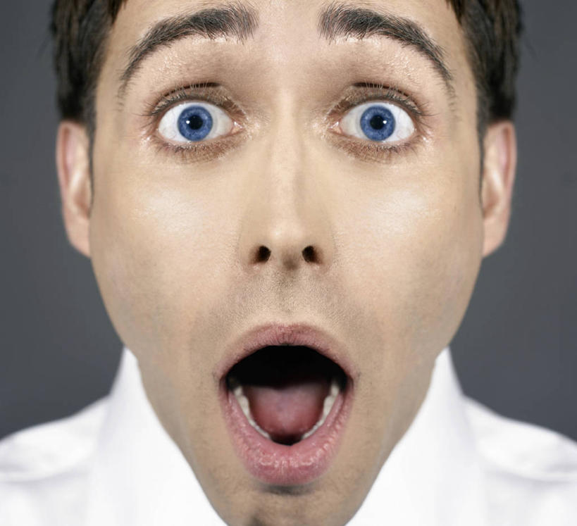 西方人,脸,头,脸颊,一个人,商务人士,商务男性,横图,室内,特写,白天,正面,衬衫,欧洲,欧洲人,仅一个男性,仅一个人,仅一个中年男性,灰色背景,套装,注视,肩膀,观察,看,张嘴,摄影,影棚,观看,察看,恐怖,关注,震动,商务装,张大嘴巴,工薪阶层,可怕,可骇,恐惧,震惊,男人,男性,中年男性,白种人,头部,脸部,脸蛋,面部,白领,上班族,张开嘴,半身,彩图,影棚拍摄,衬衣,拍摄