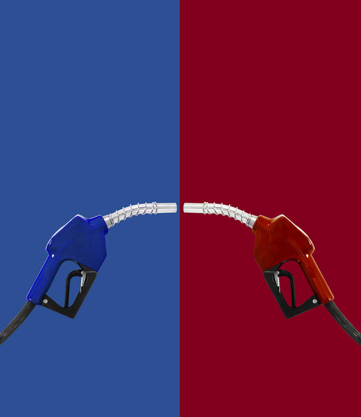 无人,竖图,室内,特写,白天,正面,静物,朦胧,模糊,墙,墙壁,墙面,两个,红色,蓝色,能源,燃料,资源,能量,汽油,加油机,燃油,彩图