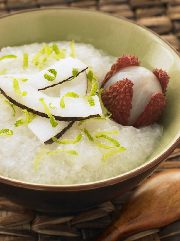 点心,无人,横图,俯视,室内,特写,白天,农作物,餐桌,桌子,荔枝,椰子,水果,阴影,新鲜,光线,影子,勺子,陶瓷,生食,食品,布丁,甜点,甜品,果实,陶瓷制品,食物,一个,容器,调羹,汤匙,碗,果冻,甜食,零食,有机食品,绿色食品,单个,餐台,储藏,木薯,储存,啫喱,树薯,木番薯,树番薯,酸橙,大椰,胥余,椰瓢,越王头,代代,离枝,橙子,橙,彩图,高角度拍摄,贮存