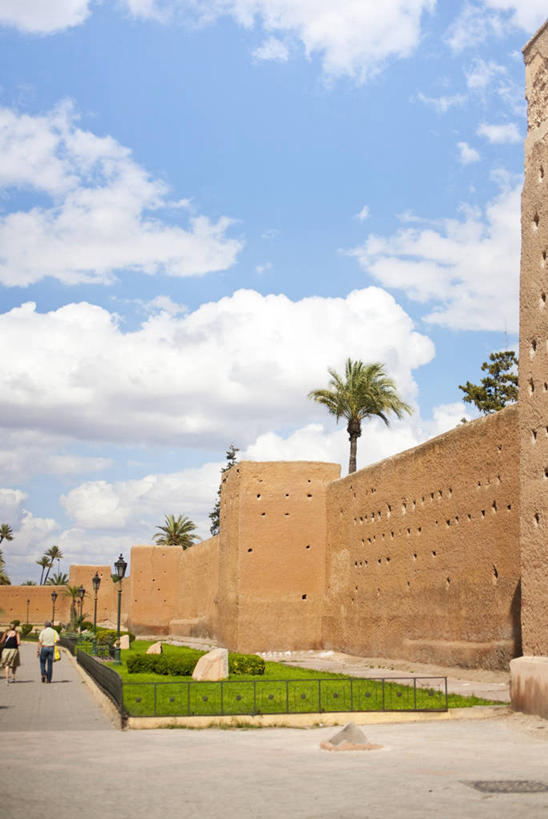 竖图,室外,白天,棕榈树,非洲,摩洛哥,人行道,城墙,摄影,要塞,阿非利加洲,摩洛哥王国,马拉喀什,彩图