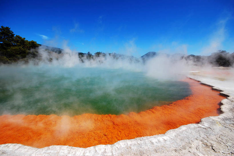 无人,横图,室外,白天,水,温泉,新西兰,蒸汽,河岸,热,风景,地标建筑,橙色,摄影,万里无云,硫磺,罗托鲁阿,香槟池,岩石,彩图