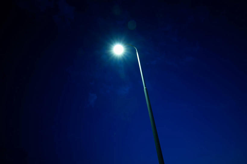 无人,横图,室外,夜晚,留白,仰视,路灯,芬兰,首都,一个,天空,探索,摄影,单个,照亮,剪影,赫尔辛基,低角度拍摄