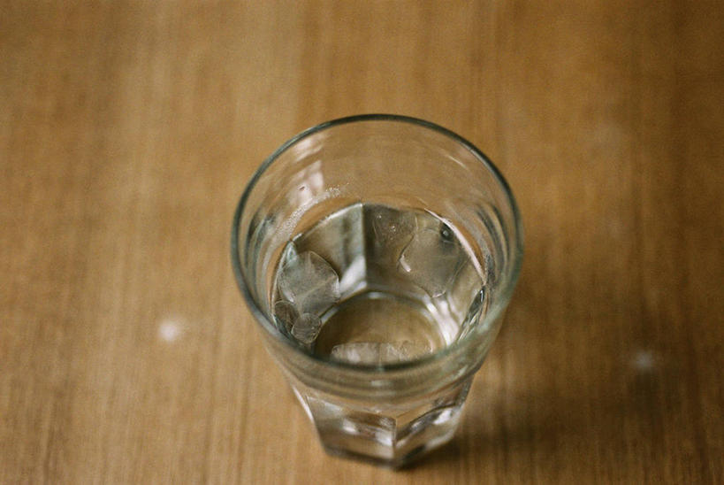 无人,横图,俯视,室内,特写,白天,桌子,新加坡,饮用水,饮食,饮料,一个,摄影,单个,玻璃杯,彩图,高角度拍摄