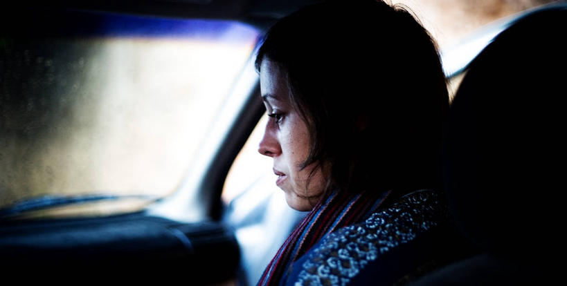 成年人,脸,头,脸颊,一个人,坐,横图,室外,特写,白天,侧面,雨,汽车,墨西哥,仅一个年轻女性,仅一个女性,仅一个人,休闲装,肩膀,思考,放松,运输,摄影,拉丁美洲,等,哈利斯科州,年轻女性,女人,女性,年轻人,头部,脸部,脸蛋,面部,彩图,汽车抛锚,弱点,白日梦