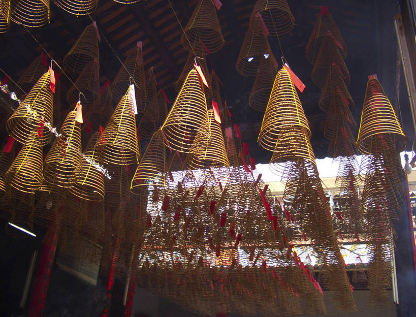 无人,横图,室内,特写,白天,香港,一排,许多,吊挂,悬挂,整齐,很多,燃烧,挂,排列,摄影,佛教,队列,中国文化,盘香,铜锣湾天后庙,彩图