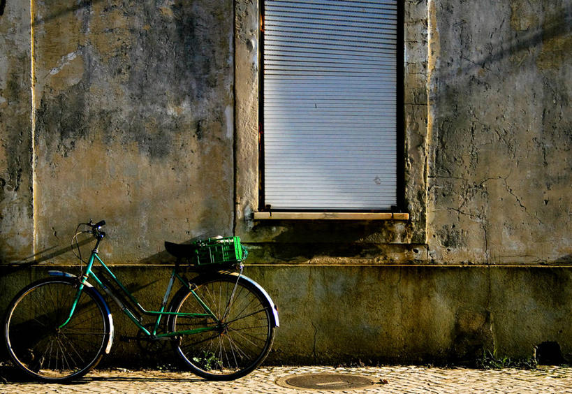 无人,横图,室外,白天,侧面,自行车,日光,葡萄牙,靠,靠着,百叶帘,运输,摄影,宁静,彩图