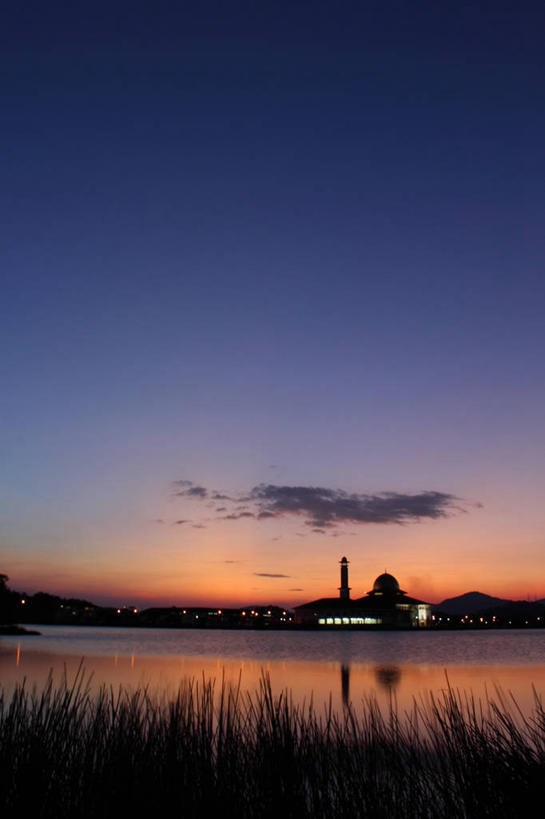 无人,竖图,室外,留白,建筑,芦苇,马来西亚,反射,黄昏,摄影,宁静,伊斯兰教,清真寺,剪影,雪兰莪州,彩图,旅行