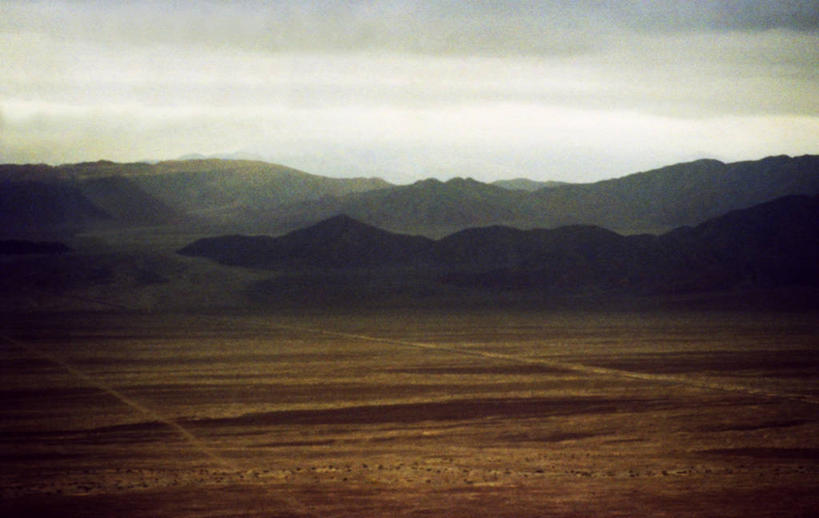 无人,横图,俯视,航拍,室外,白天,沙漠,山脉,秘鲁,地平线,地形,辽阔,地面,风景,广阔,南美,摄影,一望无际,南美洲,拉丁美洲,鸟瞰,延伸,美洲,秘鲁共和国,伊卡,纳斯卡,天地相交,亚美利加洲,南亚美利加洲,玉米之仓,无边无际,一马平川,伊卡省,彩图,高角度拍摄