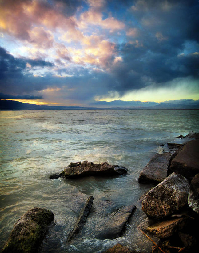 无人,竖图,室外,日落,美国,地平线,海岸线,河岸,混凝土,辽阔,地面,风景,广阔,摄影,宁静,一望无际,延伸,天地相交,犹他,无边无际,一马平川,岩石,彩图,海港,犹他湖