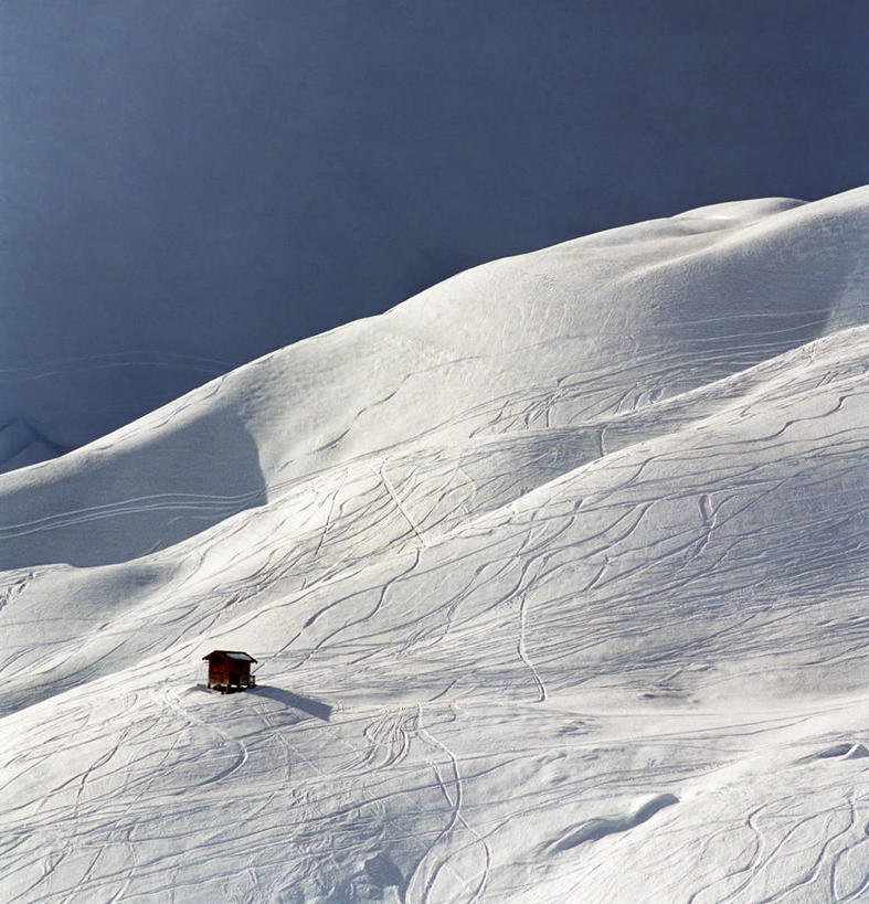 无人,家,方图,俯视,室外,白天,山,雪,雪山,别墅,瑞士,房屋,屋子,地形,公寓,洋房,楼房,住宅,风景,摄影,宁静,阿尔卑斯山脉,达沃斯,彩图,高角度拍摄,房子,小木屋