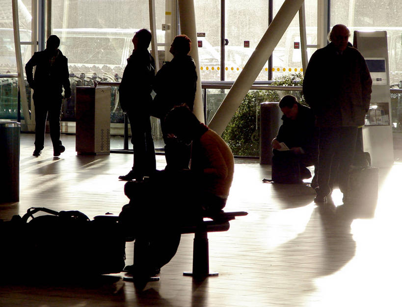 成年人,机场,站,坐,横图,室内,白天,日光,荷兰,朦胧,模糊,首都,候机厅,摄影,剪影,等,阿姆斯特丹,男人,彩图,旅行