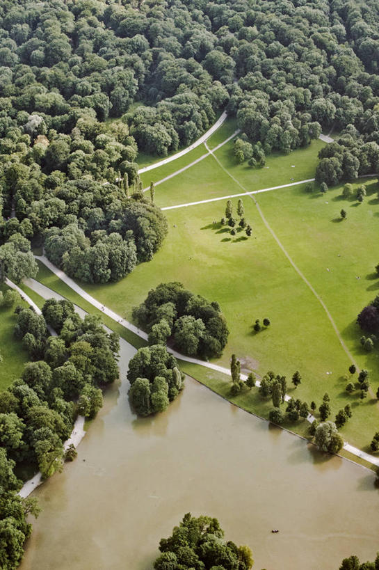 无人,公园,竖图,俯视,航拍,室外,白天,草坪,湖,树林,德国,地形,慕尼黑,草,树,绿色,风景,摄影,鸟瞰,巴伐利亚,彩图,高角度拍摄,英国花园