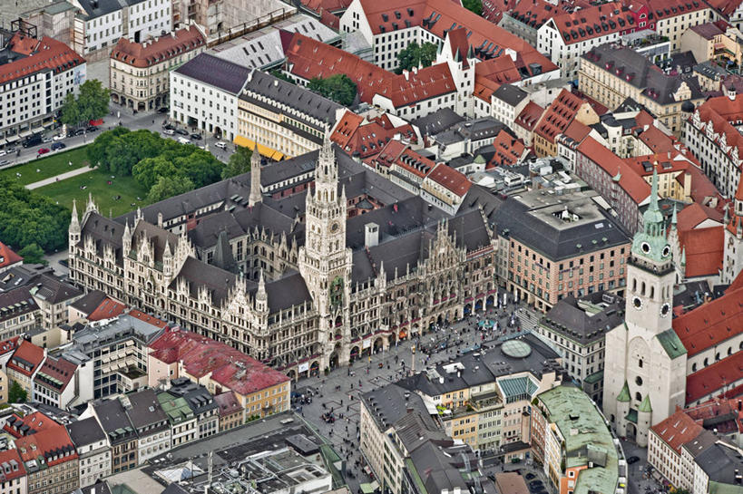 无人,广场,横图,俯视,航拍,室外,白天,度假,美景,城市风光,城市,建筑,德国,欧洲,屋顶,景观,古城,娱乐,慕尼黑,享受,休闲,景色,放松,摄影,西欧,鸟瞰,市政厅,德意志联邦共和国,首府,巴伐利亚,巴伐利亚州,拜恩州,拜恩自由州,慕尼黑新市政厅,彩图,高角度拍摄,大教堂