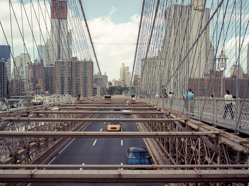 横图,俯视,室外,白天,天际线,建筑,摩天大楼,汽车,美国,交通,摄影,吊桥,布鲁克林桥,钢缆,彩图,高角度拍摄