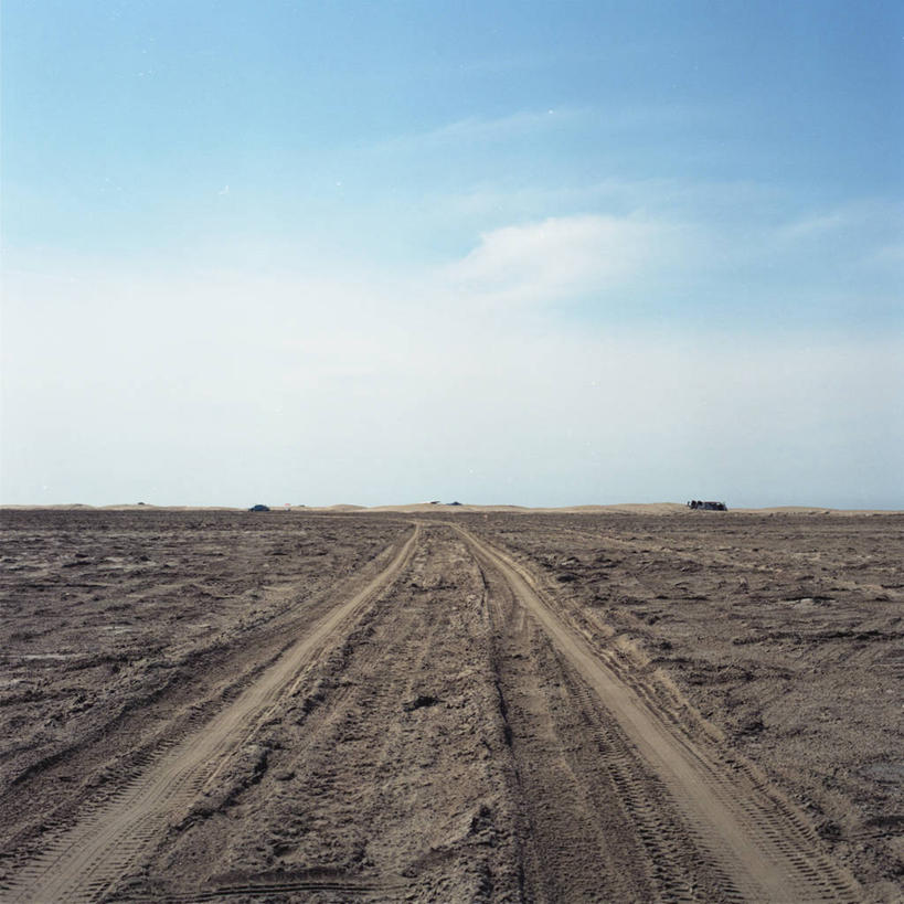 无人,方图,室外,白天,沙子,地平线,地形,泥土,辽阔,地面,风景,广阔,摄影,宁静,一望无际,延伸,天地相交,无边无际,一马平川,法罗群岛,彩图,轮胎印