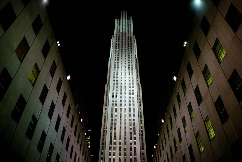 无人,横图,室外,夜晚,正面,仰视,城市,建筑,摩天大楼,美国,对称,摄影,照亮,洛克菲勒中心,彩图,低角度拍摄