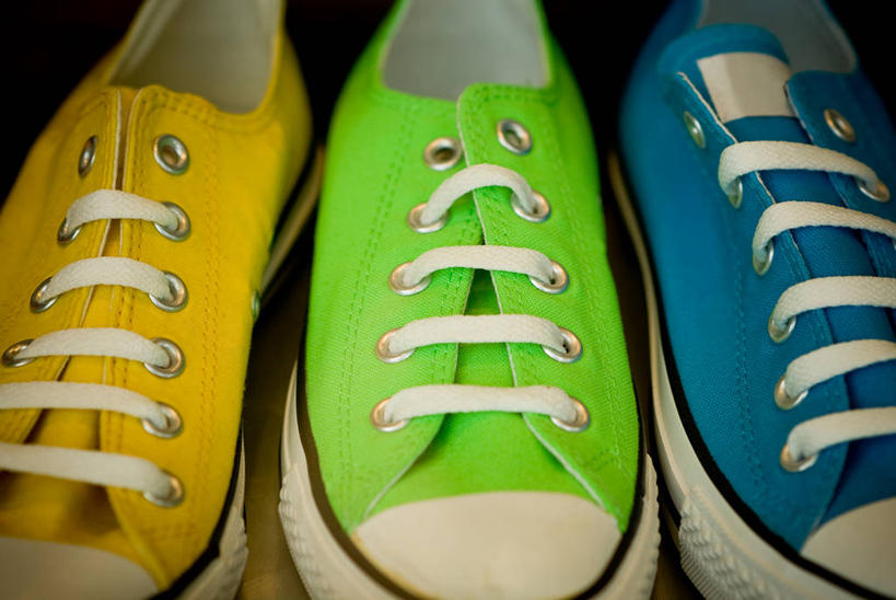 无人,横图,彩色,特写,时尚,一排,整齐,排列,三个,摄影,多样,五颜六色,帆布鞋,色彩斑斓,队列,选择,五彩缤纷,五彩斑斓,五光十色,彩图,影棚拍摄