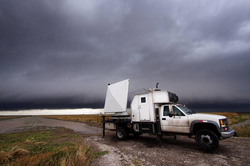 无人,横图,室外,白天,通讯,雷达,多云,龙卷风,卡车,美国,研究,乌云,天气,运输,摄影,停止,北美,北美洲,美洲,暂停,停滞,北亚美利加洲,亚美利加洲,俄克拉何马,俄克拉何马州,俄克拉荷马州,奥克拉荷马,抢先之州,彩图,美利坚合众国