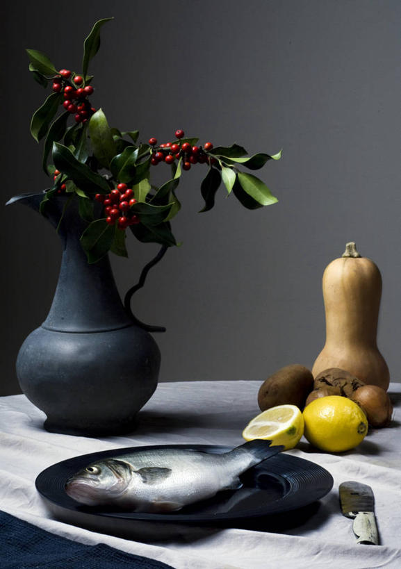 无人,竖图,桌子,静物,花瓶,艺术,葫芦,鱼类,饮食,盘子,忧伤,摄影,简单,美好,善良,痛苦,忠诚,花楸,红果臭山槐,百华花楸,马加木,海产,彩图,影棚拍摄,哭泣