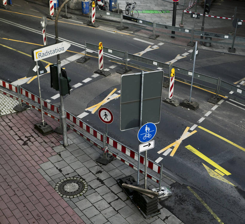 无人,横图,俯视,室外,白天,路灯,德国,路标,摄影,边界,交通标志,科隆,方向标,彩图,高角度拍摄,道路工程