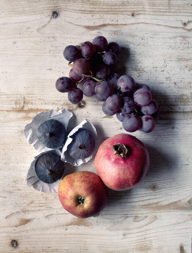 无人,竖图,俯视,室内,特写,白天,建材,建筑,苹果,石榴,静物,德国,材料,木板,木材,汉堡,串,饮食,木柴,摄影,建造,木料,多样,清新,选择,健康食物,彩图,高角度拍摄,红葡萄