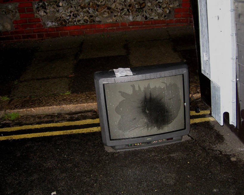 无人,横图,室外,特写,夜晚,雨,街道,英国,欧洲,废弃,湿,天气,古典,英格兰,摄影,报废,废物,西欧,丢弃,大不列颠,放弃,抛弃,大不列颠及北爱尔兰联合王国,大不列颠及爱尔兰联合王国,萨塞克斯,萨塞克斯郡,苏塞克斯,摈弃,东萨塞克斯郡,电视机,彩图,屏弃,大不列颠王国,大英帝国,联合王国,日不落帝国,摈斥,摒除,布赖顿