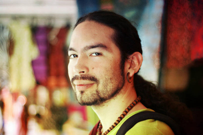 成年人,中年人,脸,头,脸颊,一个人,微笑,横图,室外,特写,白天,旅游,信心,街道,印度,仅一个男性,仅一个人,仅一个中年男性,休闲装,肩膀,摄影,肖像,斋普尔,男人,男性,中年男性,山羊胡,头部,脸部,脸蛋,面部,彩图,旅行,态度